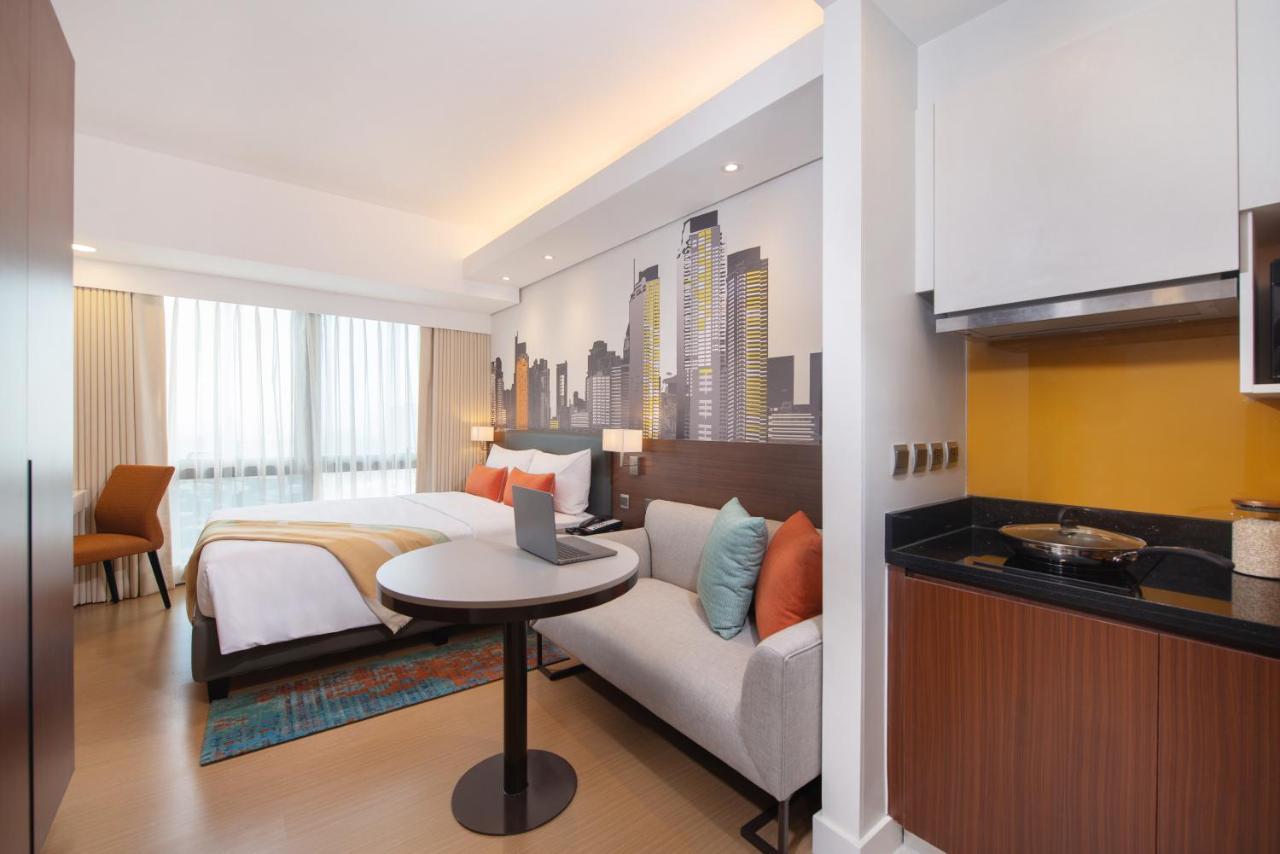 Отель Citadines Benavidez Makati Макати Экстерьер фото